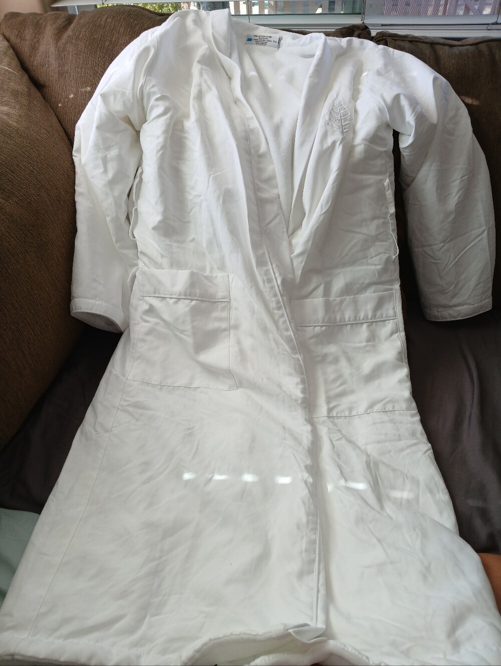 Four Seasons Spa Robe - Picture 6 of 9